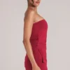 Leni Bandeau-Longline-Oberteil in Kirschrot Leni Bandeau-Longline-Oberteil in Kirschrot