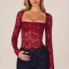 Letizia Langarm-Bodys mit Spitze in Kirschrot Letizia Langarm-Bodys mit Spitze in Kirschrot