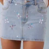 Levara Mid-Rise Denim Micro Minirock in hellem Denim Levara Mid-Rise Denim Micro Minirock in hellem Denim