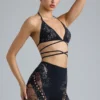 Liberty Bikini-Oberteil mit verzierten Kreuzbändern in Schwarz