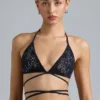 Liberty Bikini-Oberteil mit verzierten Kreuzbändern in Schwarz