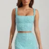 Lirael Crop-Top mit Verzierungen und quadratischem Ausschnitt in Aquablau Lirael Crop-Top mit Verzierungen und quadratischem Ausschnitt in Aquablau