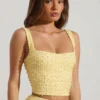 Lirael Crop-Top mit Verzierungen und quadratischem Ausschnitt in Gelb Lirael Crop-Top mit Verzierungen und quadratischem Ausschnitt in Gelb