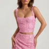 Lirael Crop-Top mit Verzierungen und quadratischem Ausschnitt in Rosa Lirael Crop-Top mit Verzierungen und quadratischem Ausschnitt in Rosa