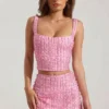 Lirael Crop-Top mit Verzierungen und quadratischem Ausschnitt in Rosa Lirael Crop-Top mit Verzierungen und quadratischem Ausschnitt in Rosa