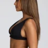 Loungewear-Bralette mit V-Ausschnitt aus Fleece in Schwarz Loungewear-Bralette mit V-Ausschnitt aus Fleece in Schwarz