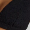 Loungewear-Bralette mit V-Ausschnitt aus Fleece in Schwarz Loungewear-Bralette mit V-Ausschnitt aus Fleece in Schwarz