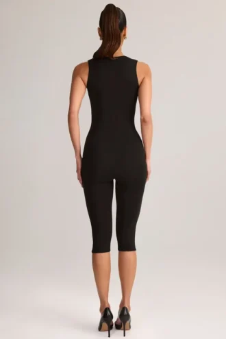 Luma Modal-Bodycon-Capri-Jumpsuit mit quadratischem Ausschnitt in Schwarz Luma Modal-Bodycon-Capri-Jumpsuit mit quadratischem Ausschnitt in Schwarz