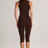 Luma Modal-Bodycon-Capri-Jumpsuit mit Rundhalsausschnitt in Schokoladenbraun Luma Modal-Bodycon-Capri-Jumpsuit mit Rundhalsausschnitt in Schokoladenbraun