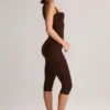 Luma Modal-Bodycon-Capri-Jumpsuit mit Rundhalsausschnitt in Schokoladenbraun Luma Modal-Bodycon-Capri-Jumpsuit mit Rundhalsausschnitt in Schokoladenbraun