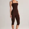 Luma Modal-Bodycon-Capri-Jumpsuit mit Rundhalsausschnitt in Schokoladenbraun Luma Modal-Bodycon-Capri-Jumpsuit mit Rundhalsausschnitt in Schokoladenbraun