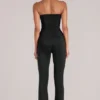 Lumi Mid-Rise Fitted Trousers in Schwarz Lumi Mid-Rise Fitted Trousers in Schwarz