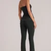 Lumi Mid-Rise Fitted Trousers in Schwarz Lumi Mid-Rise Fitted Trousers in Schwarz