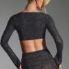 Lumina verziertes langärmeliges Crop-Top in Schwarz Lumina verziertes langärmeliges Crop-Top in Schwarz