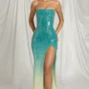 Maelle Bandeau-Maxikleid in Blau Ombré Maelle Bandeau-Maxikleid in Blau Ombré