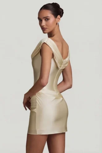 Maeve Satin-Minikleid mit drapierten Schultern in Elfenbein