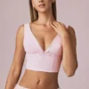 Magda Crop-Top mit Schleifendetail in zartem Mauve-Streifen Magda Crop-Top mit Schleifendetail in zartem Mauve-Streifen