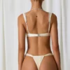 Mahina Bikinihosen mit Rüschen in Pearl White Mahina Bikinihosen mit Rüschen in Pearl White