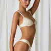 Mahina Bikinihosen mit Rüschen in Pearl White Mahina Bikinihosen mit Rüschen in Pearl White