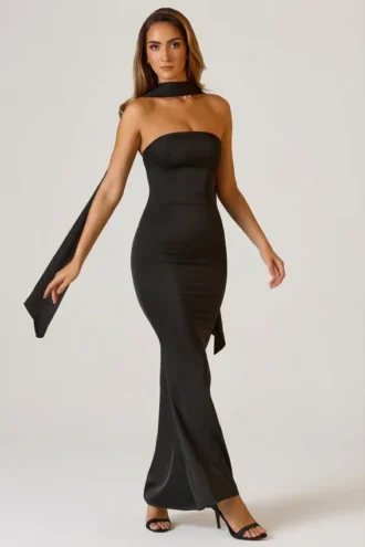 Mandi trägerloses Abendkleid mit Schaldetail in Schwarz