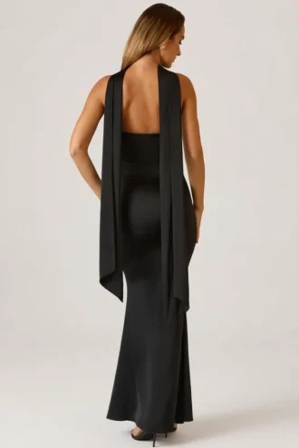 Mandi trägerloses Abendkleid mit Schaldetail in Schwarz