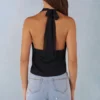 Maraya Deep Plunge Neckholder-Oberteil in Schwarz Maraya Deep Plunge Neckholder-Oberteil in Schwarz