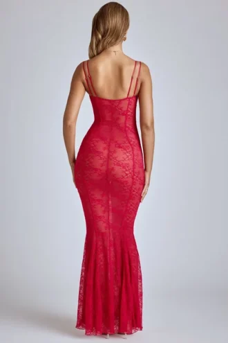 Marietta – Transparentes Spitzenkleid mit Fischschwanz in Kirschrot