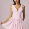 Marissa A-Linien-Minikleid mit Schleifenverzierung in zartem Mauve-Streifen Marissa A-Linien-Minikleid mit Schleifenverzierung in zartem Mauve-Streifen