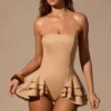 Marivelle Rüschen-Schnür-Korsett-Playsuit in Hellbraun Marivelle Rüschen-Schnür-Korsett-Playsuit in Hellbraun