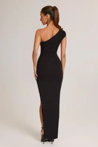 Maude Modal Asymmetrisches Maxikleid mit Rüschen in Schwarz Maude Modal Asymmetrisches Maxikleid mit Rüschen in Schwarz