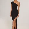 Maude Modal Asymmetrisches Maxikleid mit Rüschen in Schwarz Maude Modal Asymmetrisches Maxikleid mit Rüschen in Schwarz