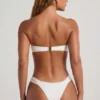Praslin Bandeau-Bikinioberteil mit Perlenverzierung in Elfenbein Praslin Bandeau-Bikinioberteil mit Perlenverzierung in Elfenbein