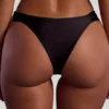 Maui Cheeky-Bikinihose mit breiten Trägern und Perlenverzierung in Schwarz Maui Cheeky-Bikinihose mit breiten Trägern und Perlenverzierung in Schwarz