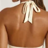 Mei Maxikleid mit hohem Schlitz und Neckholder in Elfenbein