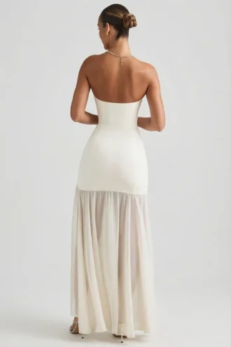 Melina Asymmetrisches, trägerloses Fishtail-Maxikleid in Elfenbein