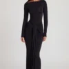 Mericia Maxikleid aus weichem Jersey mit U-Boot-Ausschnitt und gerafftem Saum in Schwarz Mericia Maxikleid aus weichem Jersey mit U-Boot-Ausschnitt und gerafftem Saum in Schwarz