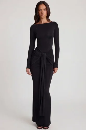 Mericia Maxikleid aus weichem Jersey mit U-Boot-Ausschnitt und gerafftem Saum in Schwarz