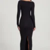 Mericia Maxikleid aus weichem Jersey mit U-Boot-Ausschnitt und gerafftem Saum in Schwarz Mericia Maxikleid aus weichem Jersey mit U-Boot-Ausschnitt und gerafftem Saum in Schwarz