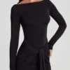 Mericia Maxikleid aus weichem Jersey mit U-Boot-Ausschnitt und gerafftem Saum in Schwarz Mericia Maxikleid aus weichem Jersey mit U-Boot-Ausschnitt und gerafftem Saum in Schwarz