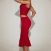 Midi-Rock aus korallenfarbener Spitze mit mittlerer Leibhöhe und ausgestellter Silhouette in True Red Midi-Rock aus korallenfarbener Spitze mit mittlerer Leibhöhe und ausgestellter Silhouette in True Red