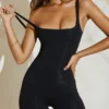 Mika Modal-Mini-Unitard mit quadratischem Ausschnitt in Schwarz Mika Modal-Mini-Unitard mit quadratischem Ausschnitt in Schwarz