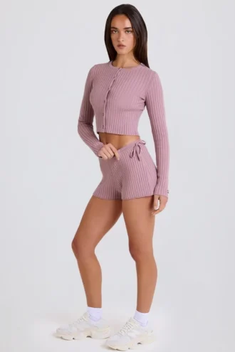 Mini-Shorts aus geripptem Strick mit Bindebändern in Mauve Mini-Shorts aus geripptem Strick mit Bindebändern in Mauve
