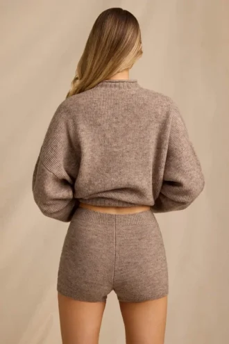 Mini-Shorts aus Strick mit mittlerer Leibhöhe in Braun meliert