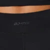 Mini-Shorts mit gedrehter Taille und Taschen in Schwarz Mini-Shorts mit gedrehter Taille und Taschen in Schwarz
