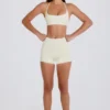 Mini-Shorts mit hoher Taille in Creme