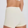 Mini-Shorts mit hoher Taille in Creme