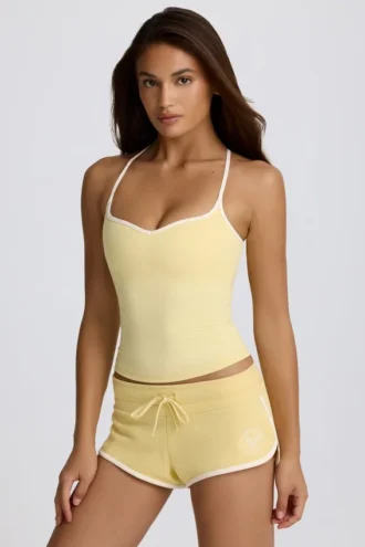 Mini-Shorts mit niedriger Leibhöhe in Zitrone Mini-Shorts mit niedriger Leibhöhe in Zitrone