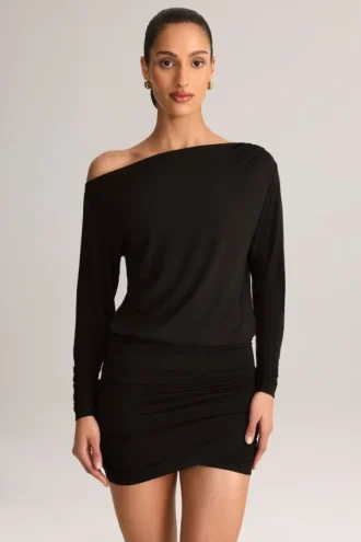 Mira Modal-Minikleid mit schulterfreiem Wickelausschnitt in Schwarz