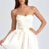 Mirabelle Bandeau-Minikleid mit Blumenapplikationen in Elfenbein Mirabelle Bandeau-Minikleid mit Blumenapplikationen in Elfenbein
