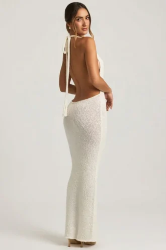 Mirri Bouclé-Maxikleid mit Neckholder in Weiß